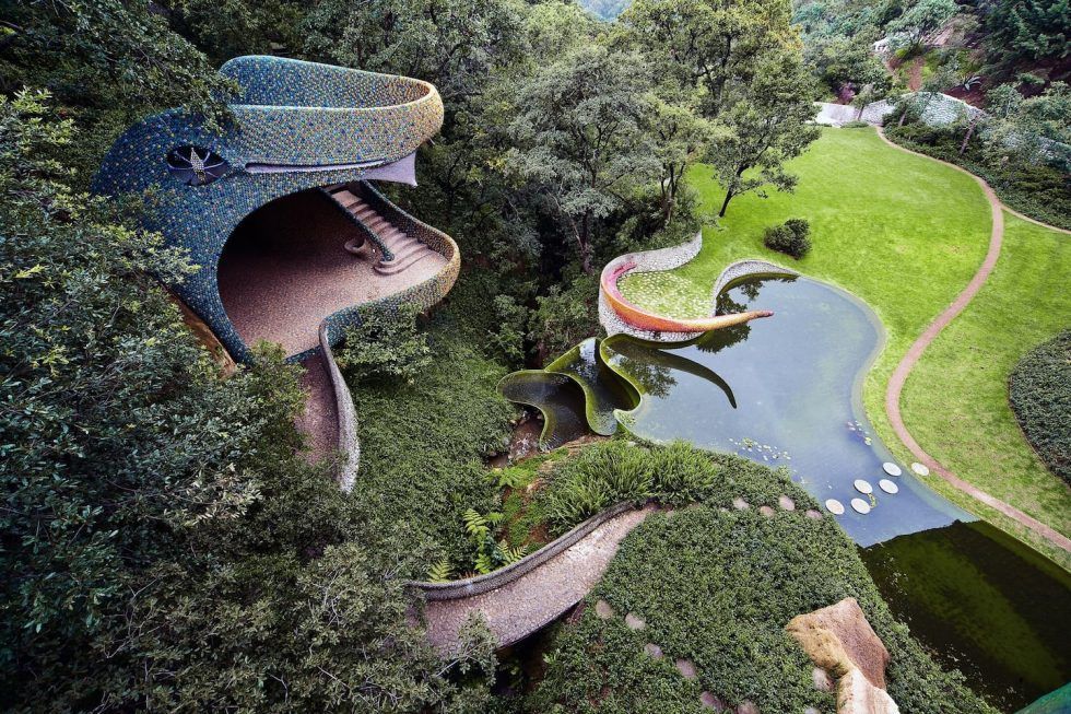 El curioso hotel en Ciudad de México con forma de serpiente | FLIPO